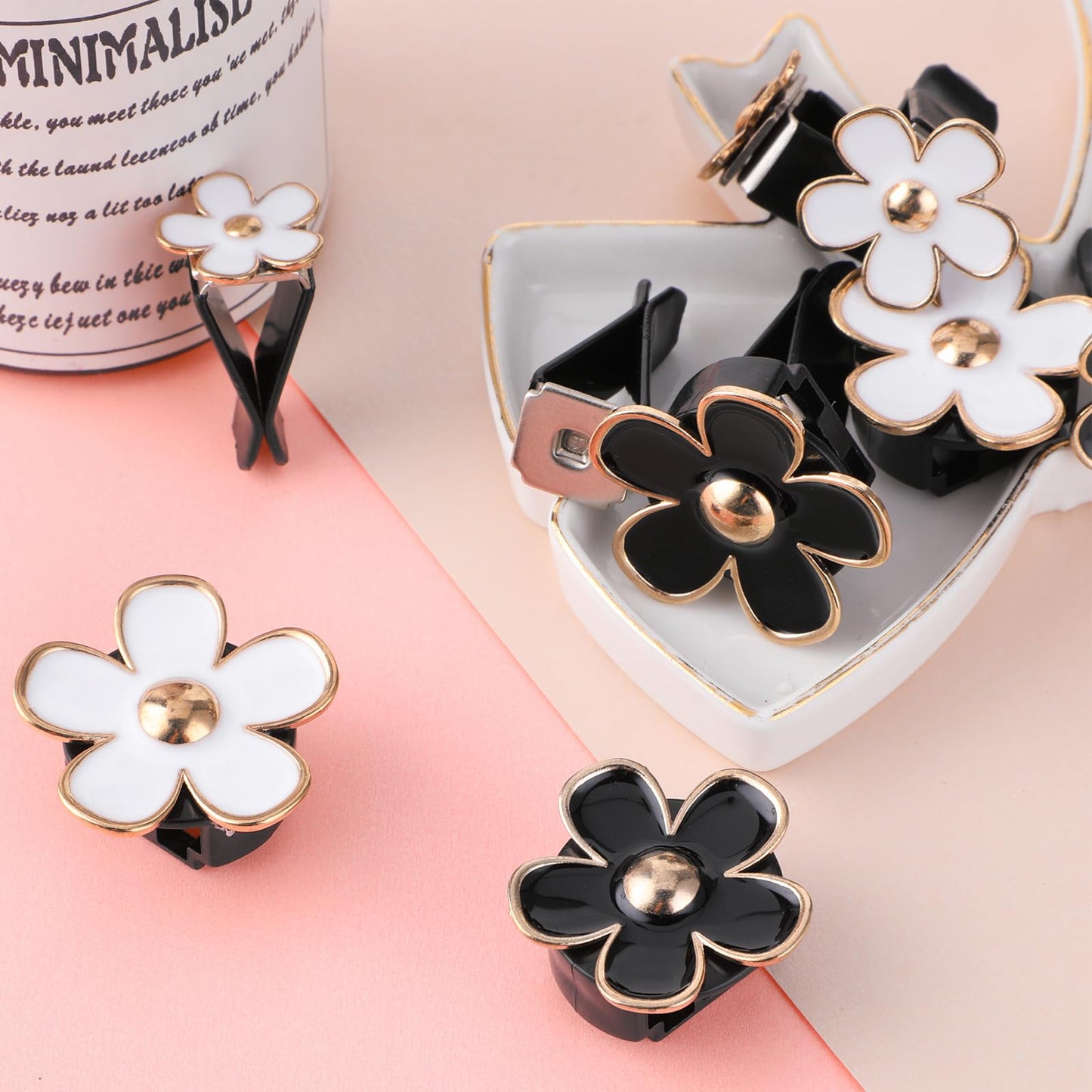 8 Stück Gänseblümchen Blume Auto Lufterfrischer Clip Autozubehör Innenraum Deko Frauen Auto Aromatherapie Ätherisches Öl Diffusor Auto-Dekorationszubehör Auto Deko Innen Für Auto (Schwarz,Weiß)