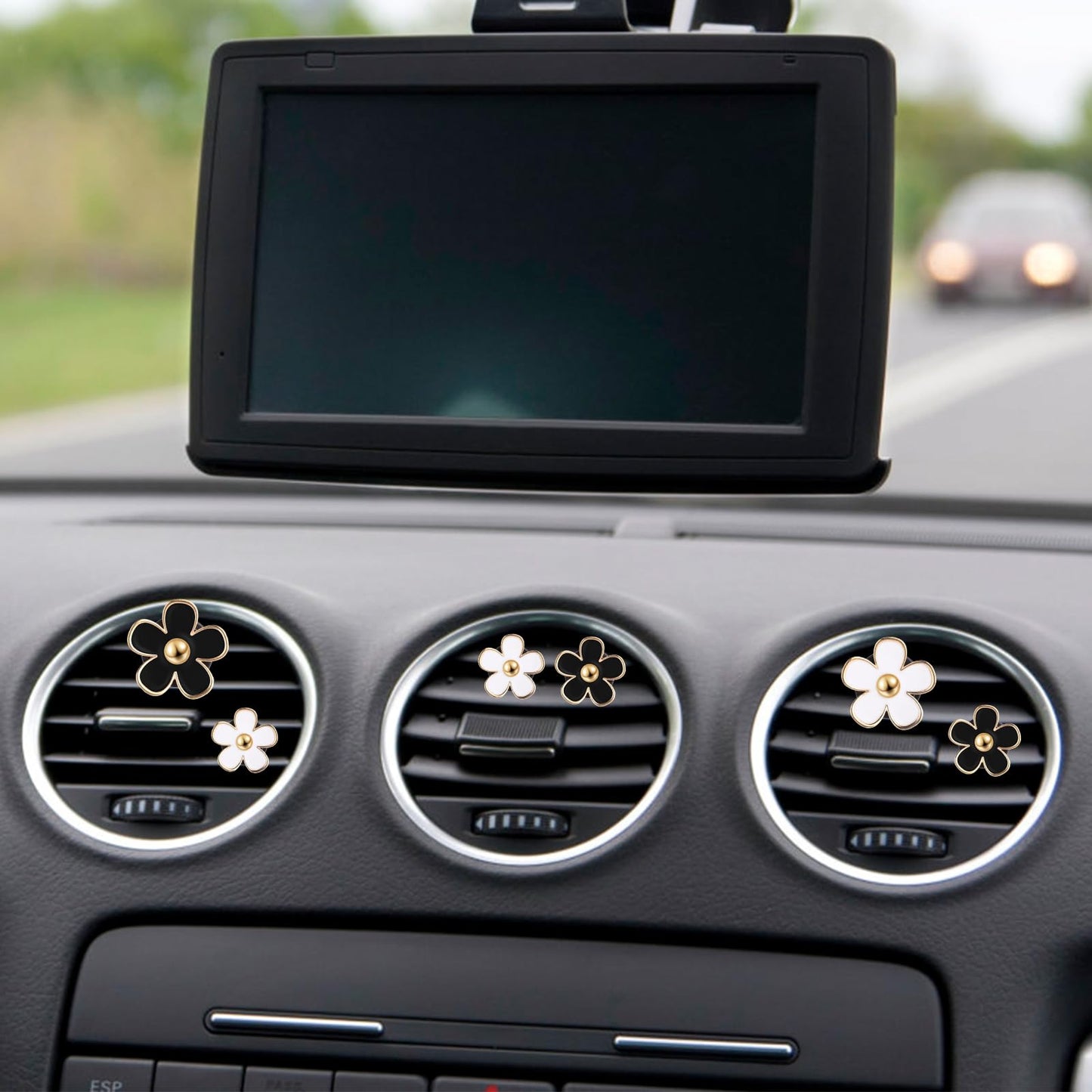 8 Stück Gänseblümchen Blume Auto Lufterfrischer Clip Autozubehör Innenraum Deko Frauen Auto Aromatherapie Ätherisches Öl Diffusor Auto-Dekorationszubehör Auto Deko Innen Für Auto (Schwarz,Weiß)