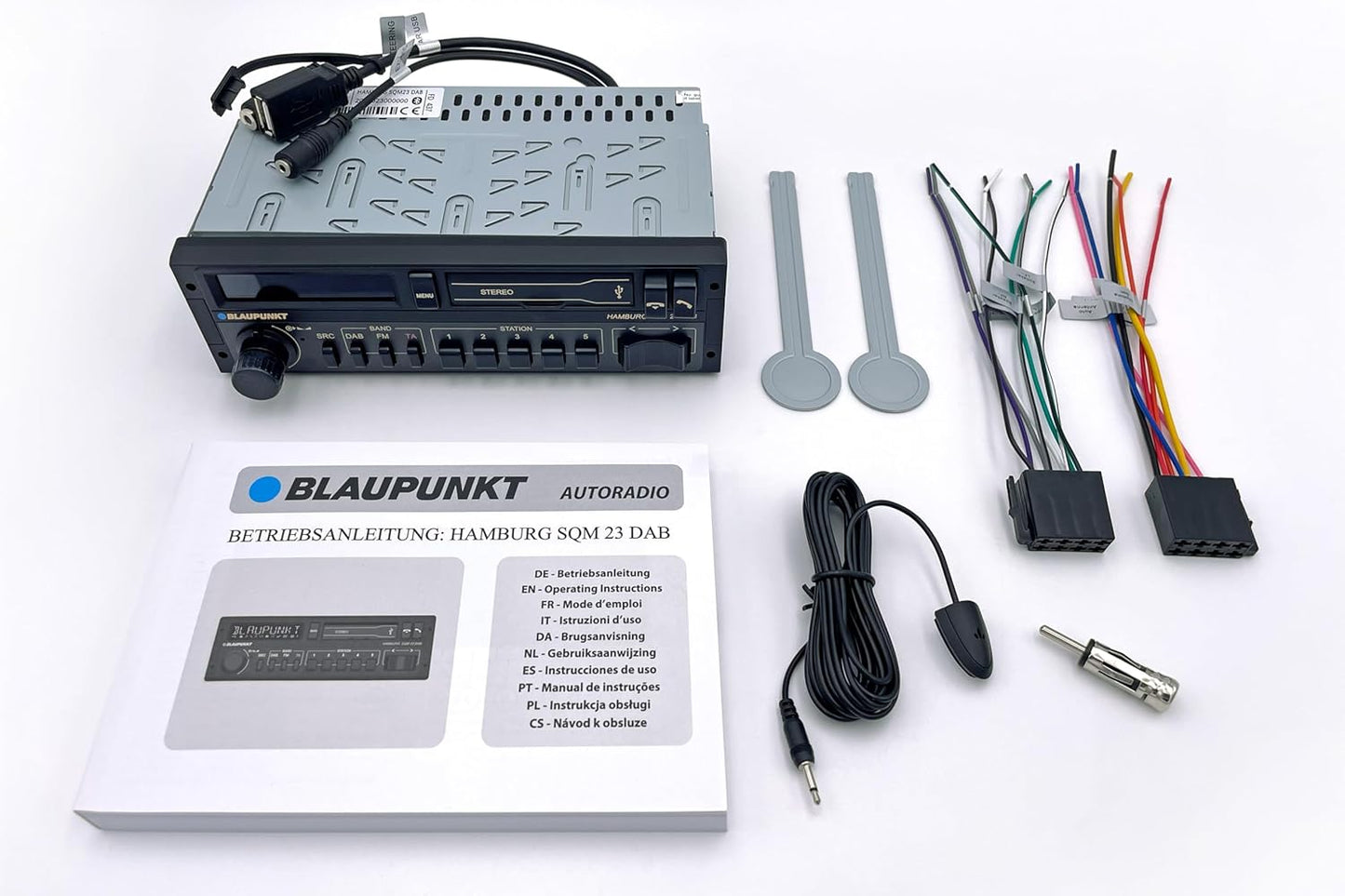 Blaupunkt Hamburg SQM 23 DAB, 1-DIN Car Radio in Youngtimer Design, Retro Radio, Vintage Radio DAB+, Bluetooth, Hands-Free System, 2 x USB, Aux Input, Sub-Out, Variocolour Display, 200 W